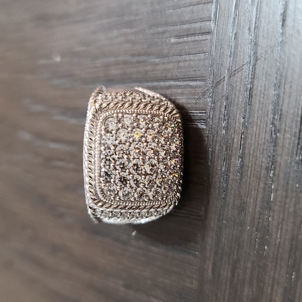 Judith Ripka 925 SS Cz ring